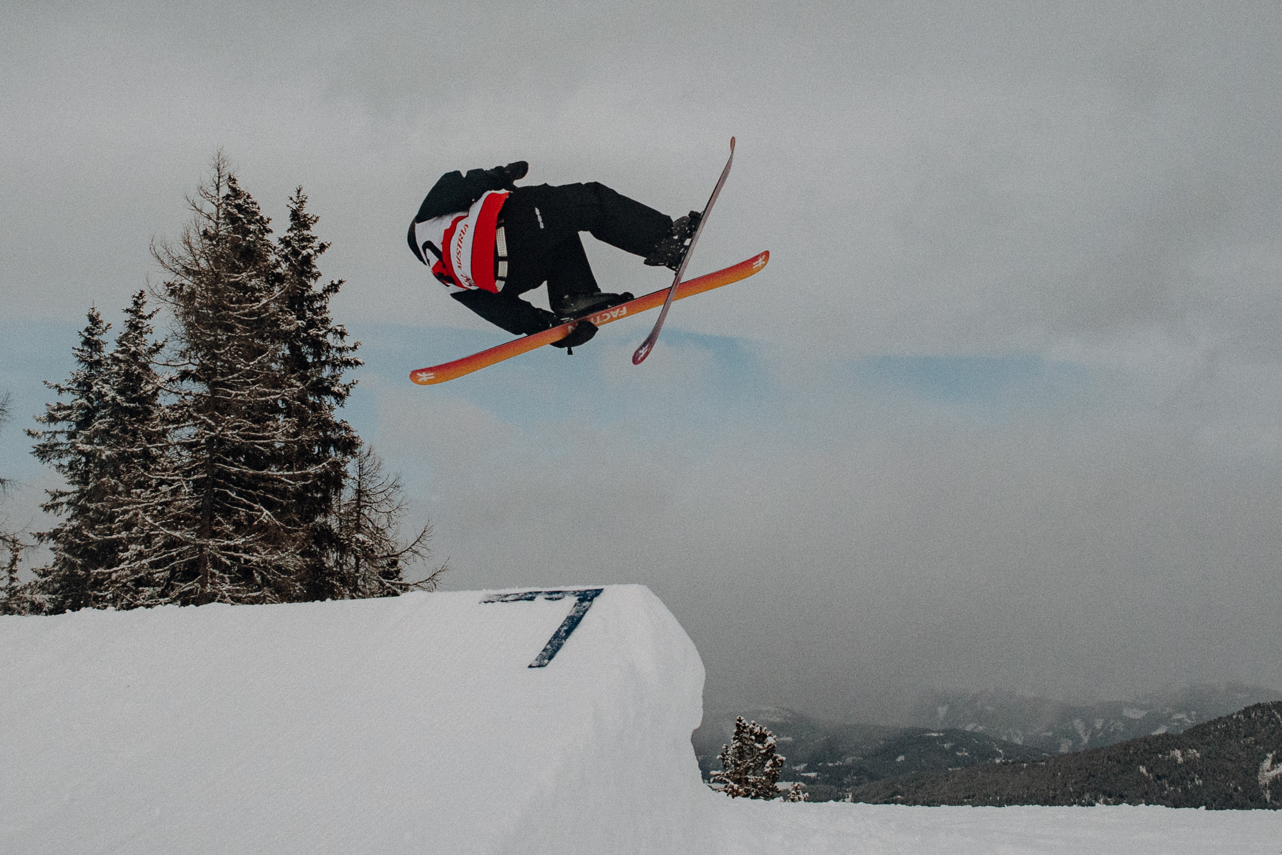 Retro Lens Review – Cosina 28-70mm 1:4 MC Macro